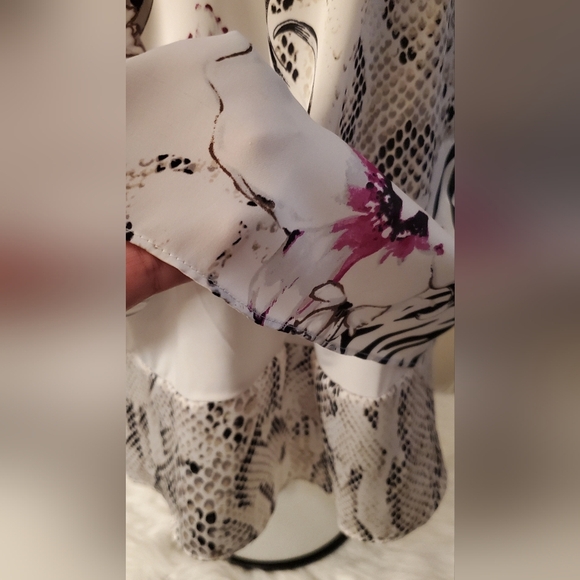 White House Black Market Lace Trim Layered Floral and Animal Print Cami Size M - Picture 4 of 8